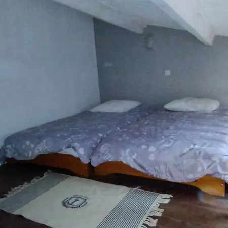 Les Volets Bleus Hébergement de vacances *